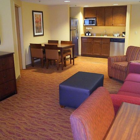 Hampton Inn Алтуна Екстер'єр фото