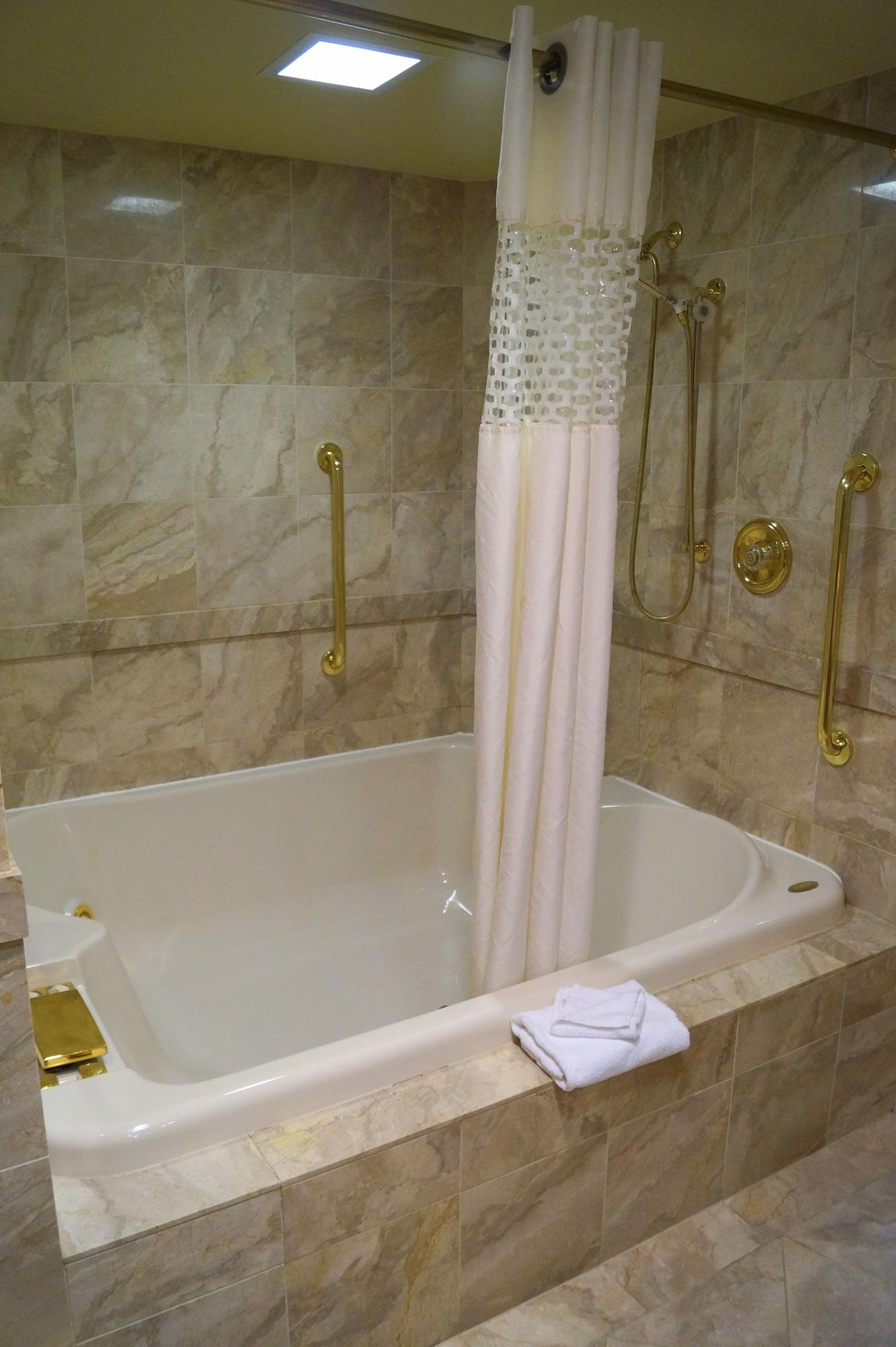 Hampton Inn Алтуна Екстер'єр фото