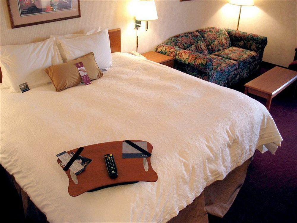 Hampton Inn Алтуна Екстер'єр фото