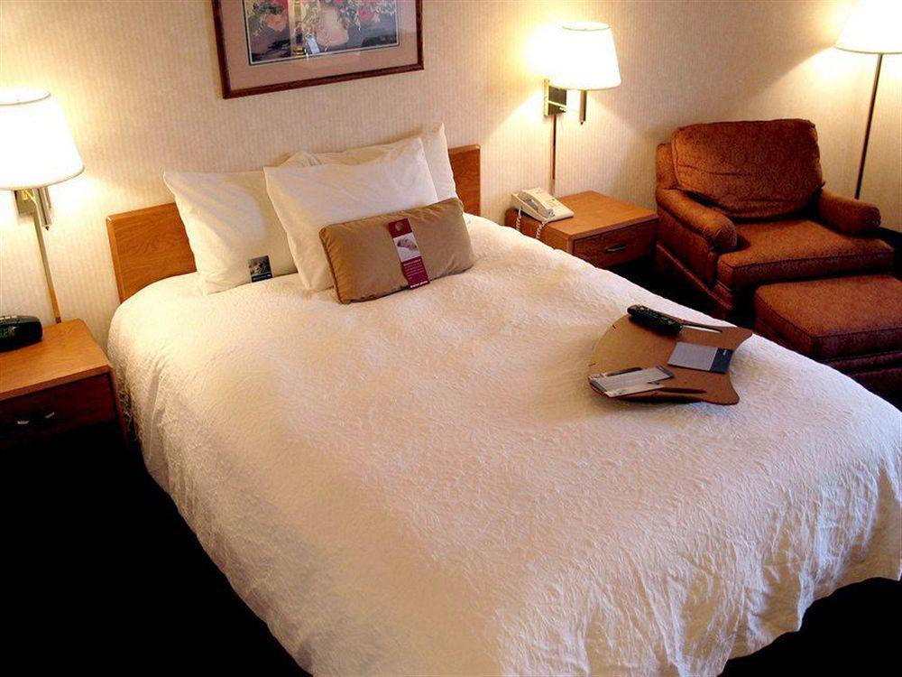 Hampton Inn Алтуна Екстер'єр фото
